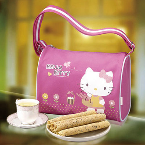 【Hello Kitty】 芝麻蛋捲禮盒-自然風(斜背包)