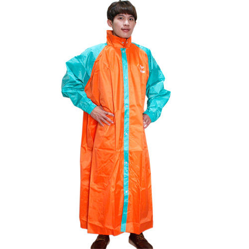 JUMP 前開配色反光休閒風雨衣-橘綠+通用型雨鞋套
