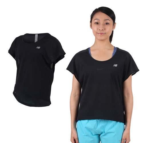 【NEWBALANCE】女短袖T恤-紐巴倫 上衣 慢跑 路跑 休閒 瑜珈 黑銀  100%聚酯纖維