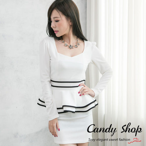 Candy 小鋪     OL氣質款假兩件式荷葉擺上衣窄裙套裝(白色/黑色)-0094501