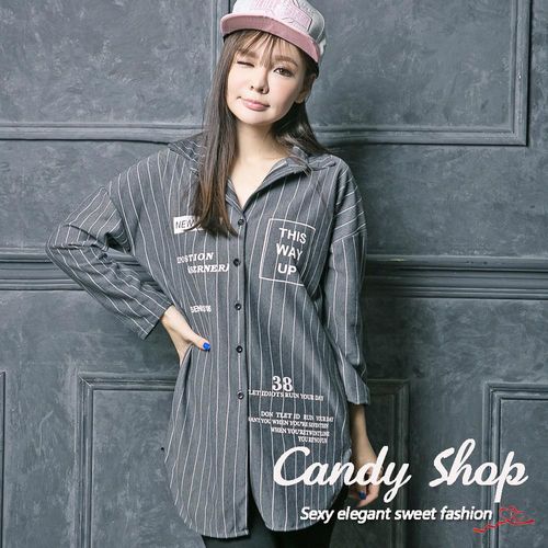 Candy 小鋪    修身字母條紋襯衫長版上衣(灰色/黑色)-0097885