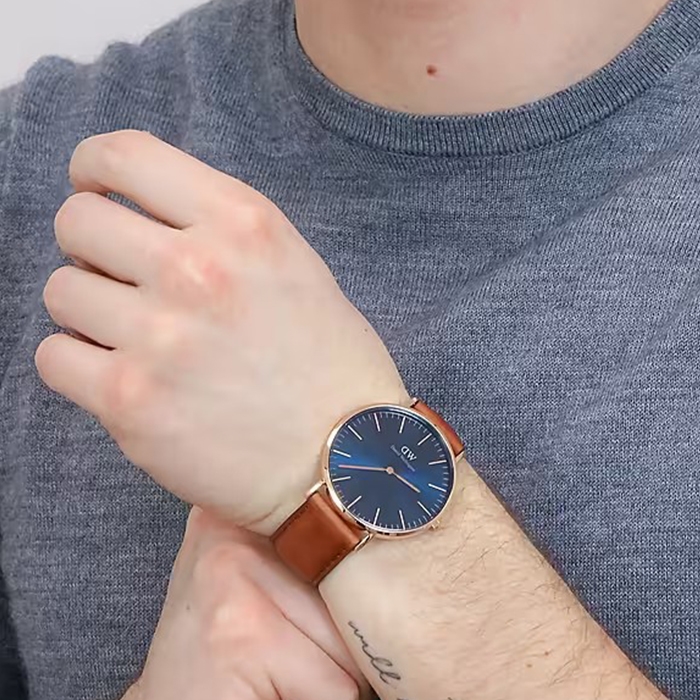 Daniel Wellington】Classic 簡約時尚DW00100626 皮錶帶男錶藍/玫瑰金