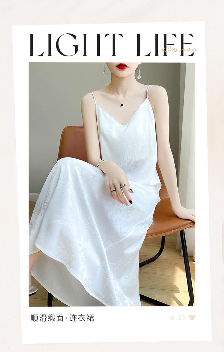 顺滑缎面连衣裙 
