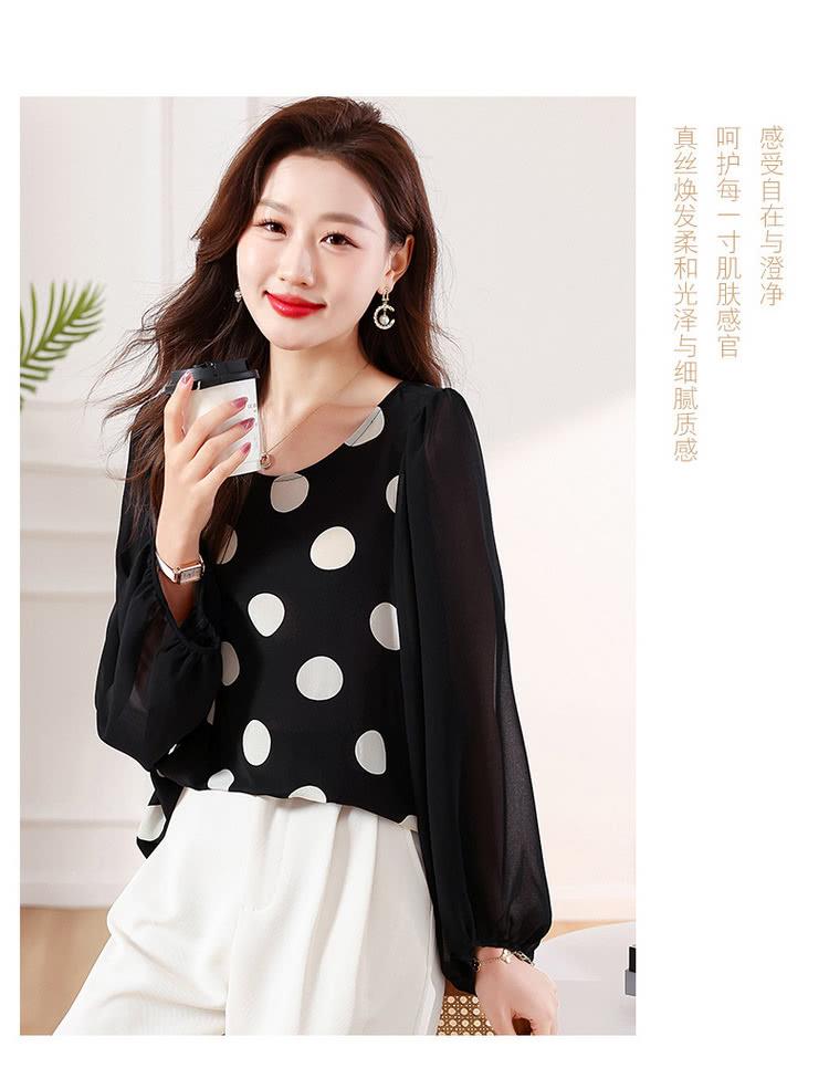 感受自在与澄净 呵护每一寸肌肤感官 真丝焕发柔和光泽与细腻质感 