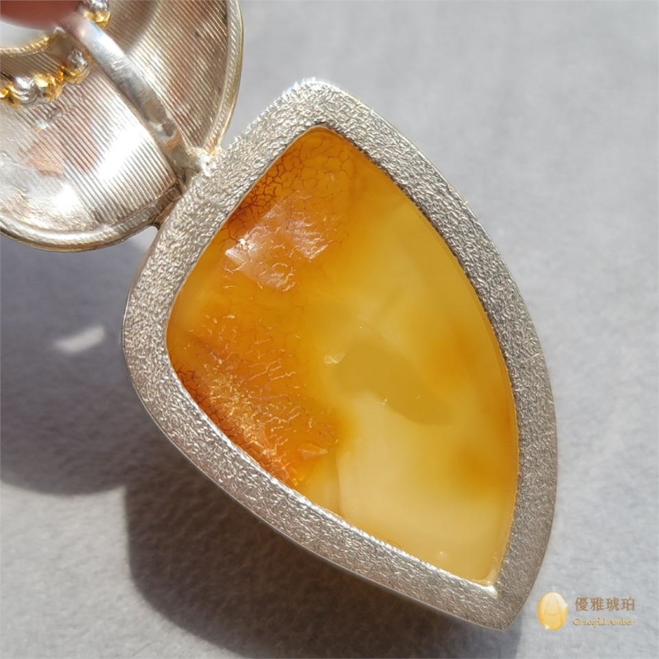 琥珀① 優雅琥珀來自波羅地海含流紋之蜜蠟項鍊|金秋購物節，全站最高39