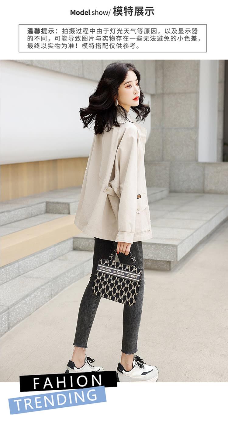 Modelshow 模特展示 温馨提示拍摄过程中由于灯光天气等原因,以及显示器 的不同,可能导致图片与实物存在一些无法避免的小色差, 最终以实物为准模特搭配仅供参考。 