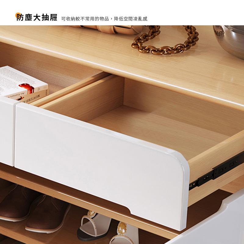 防塵大抽屜 可收納較不常用的物品,降低空間凌亂感 
