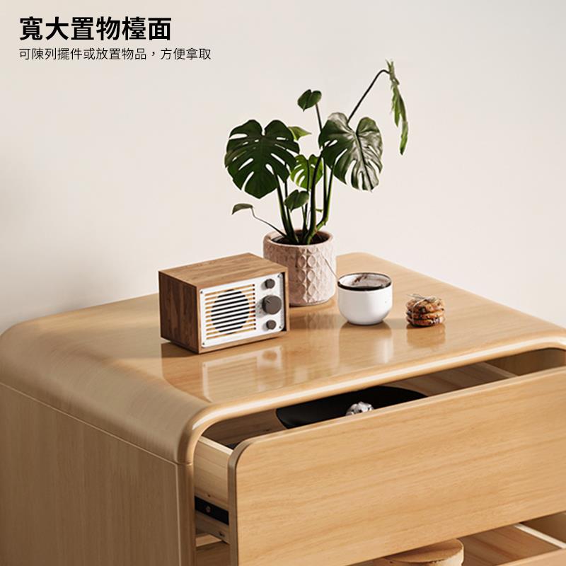 寬大置物檯面 可陳列擺件或放置物品,方便拿取 