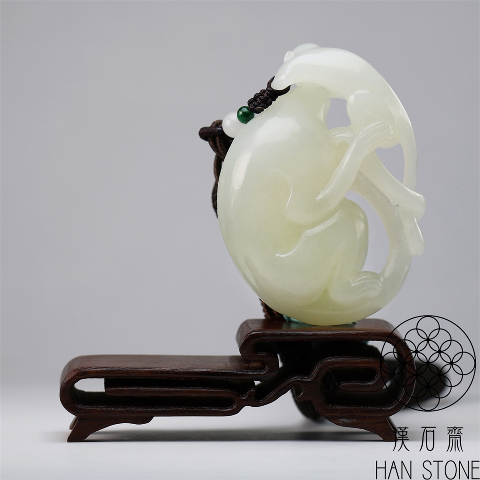 中国　玉石白玉彫刻　桃形　水孟　筆洗　唐木台・時代箱付　V　R7093 中国 玉石白玉彫刻 桃形 水孟 筆洗 唐木台・時代箱付 V R7093