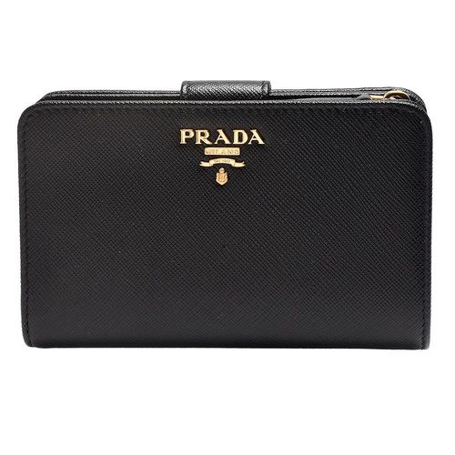 PRADA 經典SAFFIANO系列金色浮雕LOGO防刮牛皮暗釦拉鍊中夾(黑)