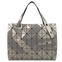 ISSEY MIYAKE 三宅一生 BAOBAO CARTON 8x10幾何方格金屬亮面肩背包(鐵灰)