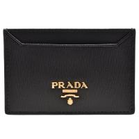 PRADA Saffiano經典金色浮雕LOGO直紋牛皮信用卡夾(黑)