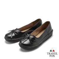 Travel Fox(女) 蝴蝶輕飛 舒適牛皮微坡跟叉口娃娃休閒鞋 - 嬌黑