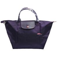 LONGCHAMP 經典Collection刺繡摺疊暗釦/拉鍊短提把尼龍水餃包(中-藍莓色)