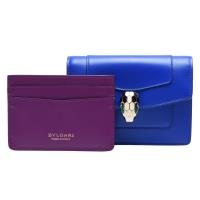 BVLGARI 經典Serpenti Forever系列小牛皮琺瑯蛇頭釦環撞色口袋信用卡夾(鈷藍碧璽X水晶紫菀色)