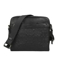 COACH 浮雕LOGO男用拉鍊寬版斜背包(黑色)