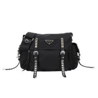 PRADA 經典尼龍鉚釘皮革雙釦斜背翻蓋記者包(黑色)