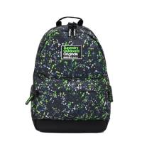 【Superdry】Splatter Montana 男款後背包(黑/飛濺綠)