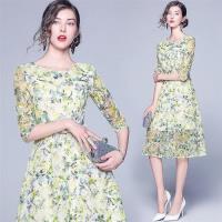 【M2M】春漾柔美蕾絲花卉淑女腰帶修身洋裝S-2XL