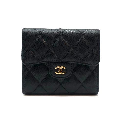 【CHANEL】荔枝牛皮金logo扣式三折短夾 (A82288-黑)