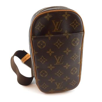 LV 經典字紋帆布側背隨身胸口包(展示品)