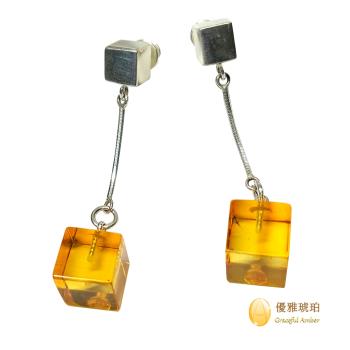 優雅琥珀 歐洲原裝進口  立方體 招財金珀 銀鍊耳環