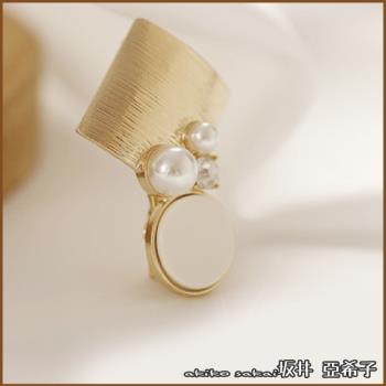 『坂井．亞希子』簡約拉絲幾何珍珠造型鑲鑽髮夾