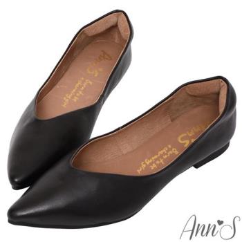 Ann’S無調味-素面純色V口顯瘦尖頭超軟真皮平底鞋-黑(版型偏小)