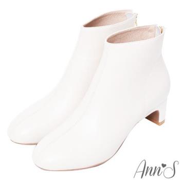 Ann’S完美版型-全真皮扁跟圓頭短靴-米白(版型偏小)