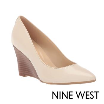 NINE WEST CAL9X9 尖頭楔型高跟鞋-米白色