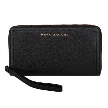 MARC JACOBS 金字荔枝紋皮革掛帶拉鍊長夾 (黑)