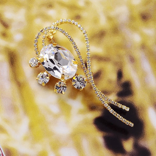 新光飾品-新款施華洛水晶元素月亮女神胸針