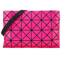 ISSEY MIYAKE 三宅一生BAOBAO亮面方格4x6斜背包(大/四色選)