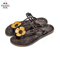 Travel Fox(女) - 俏皮花朵 牛皮三角式裸背旅狐夾腳拖鞋 - 小花黃