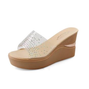   JP Queen New York 簡單設計透明水鑽坡跟厚底涼鞋(米白色)