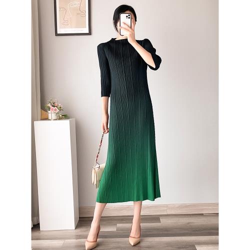 PY氣質褶皺連衣裙漸變色高級感三宅風新款中長款配大衣氣質裙子女