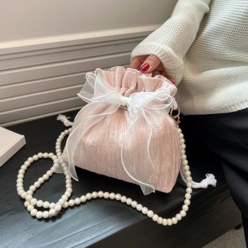 包包女珍珠甜美蝴蝶結小眾水桶包