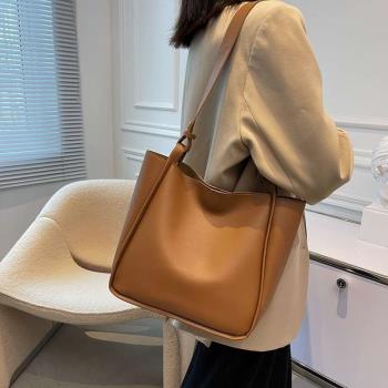 Large-capacity bag womens autumn and winter new bucket bag