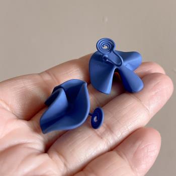 藍色往事克萊茵寶藍蚊香盤耳夾韓國小眾耳釘環設計感百搭簡約顯白