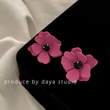 樹莓粉復古法式山茶花朵耳環輕奢高級感小眾設計氣質耳釘耳飾蝴蝶