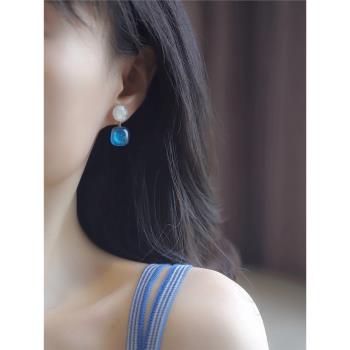 琉璃霧藍色耳釘女2023新款洋氣夏季小眾甜美簡約特別方塊耳環百搭