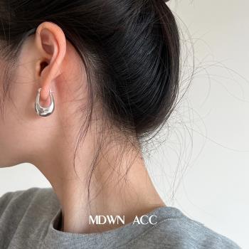 純銀女簡約光面鍍白金小眾耳環