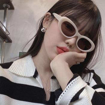 韓版太陽鏡女款2024年新款出游度假可愛甜美大臉顯瘦復古網紅墨鏡