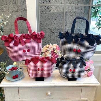 櫻花妹妹日系刺繡小櫻桃手提便當化妝手拿收納蝴蝶結包