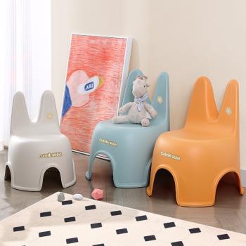 小凳子家用矮凳兒童塑料小板凳洗澡防滑浴室凳幼兒園寶寶靠背椅子