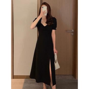 黑色連衣裙女2024年夏季設計感開叉法式長裙子高級感赫本風小黑裙