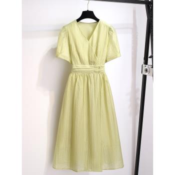 果綠色天絲連衣裙2023新款夏季法式氣質女裝高級感v領新中式裙子
