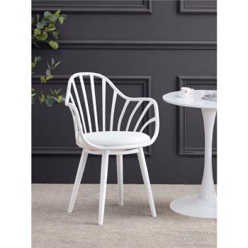 家用餐廳意式北歐塑料椅子 白色餐椅簡約陽臺凳子書桌鐵藝靠背椅
