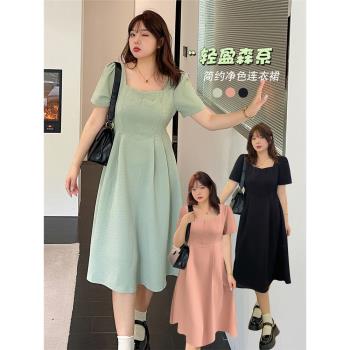 大碼女裝200斤夏季胖mm綠色方領收腰顯瘦氣質法式中長簡約連衣裙