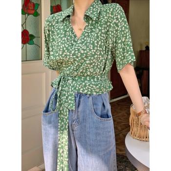 韓國chic夏季新款設計感氣質復古綠色碎花襯衫女短款上衣綁帶襯衣